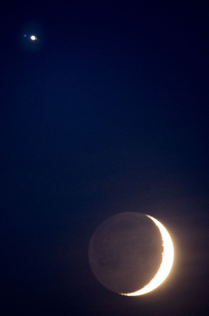 Crescent Moon and Jupiter, Wyalusing State Park, WI, August 2016